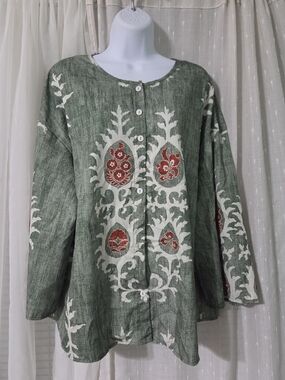Green Floral Embroidered Button-Front Tunic Jacket